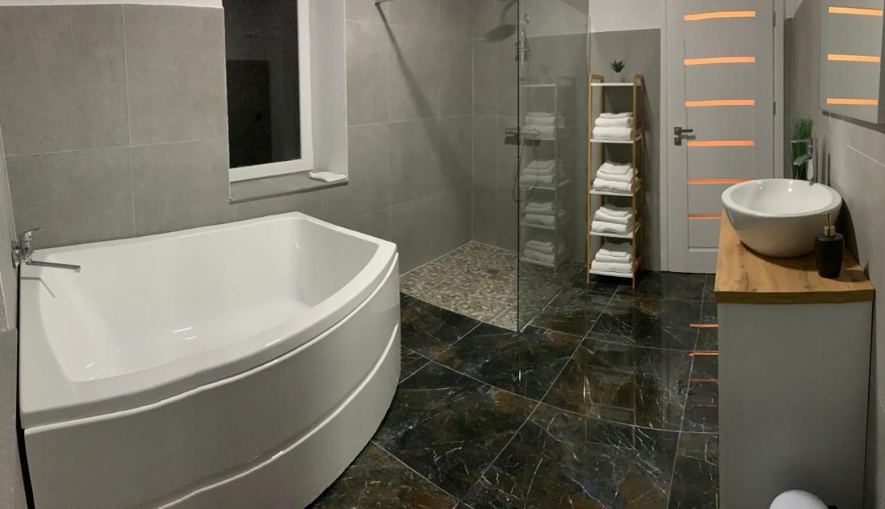 Ungheni Targ Style Hotel מראה חיצוני תמונה